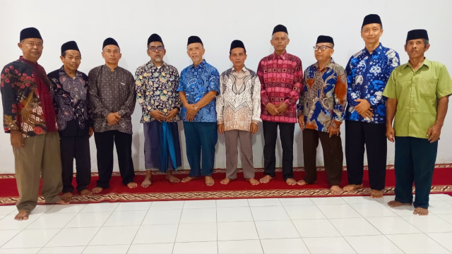 Melepas Rindu Lintas Provinsi: Kehangatan Reuni Alumni Awal PUI Tenajar Lor Asal Brebes